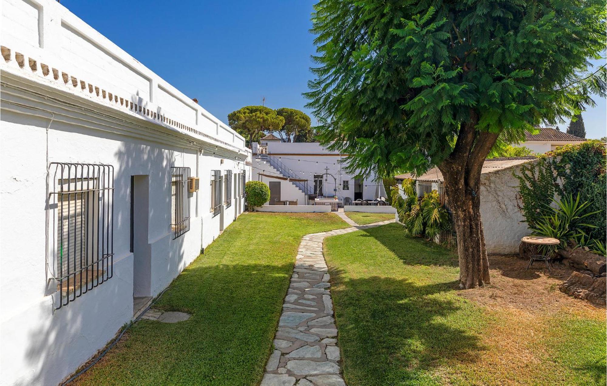 Lovely Home In Sevilla With Kitchenette Ginés Esterno foto